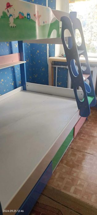 Детская двух ярусная кровать