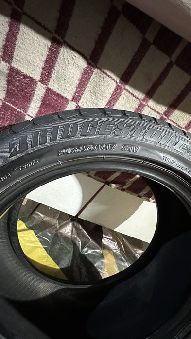 Продам шины BRIDGESTONE R17/ 215/50