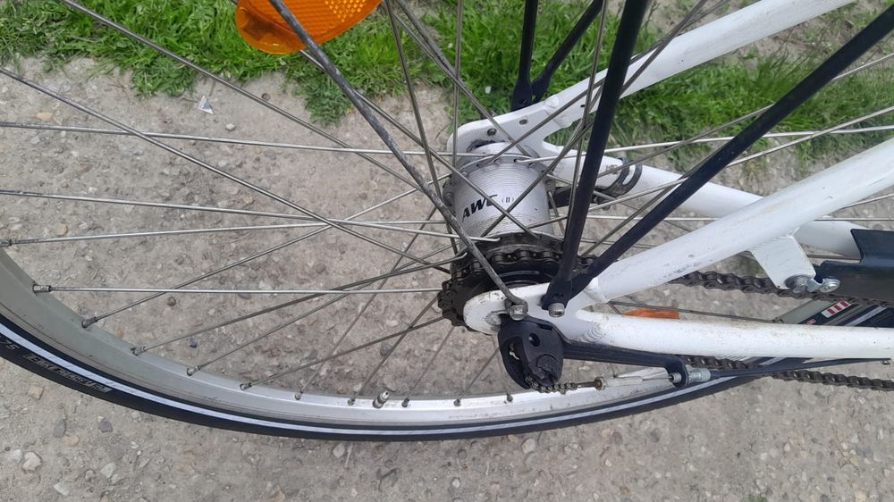 Bicicleta dama strada Zundapp 28 inchi Aluminiu cadru M suspensie furca + sa jante duble 3 viteze butuc frana clasica