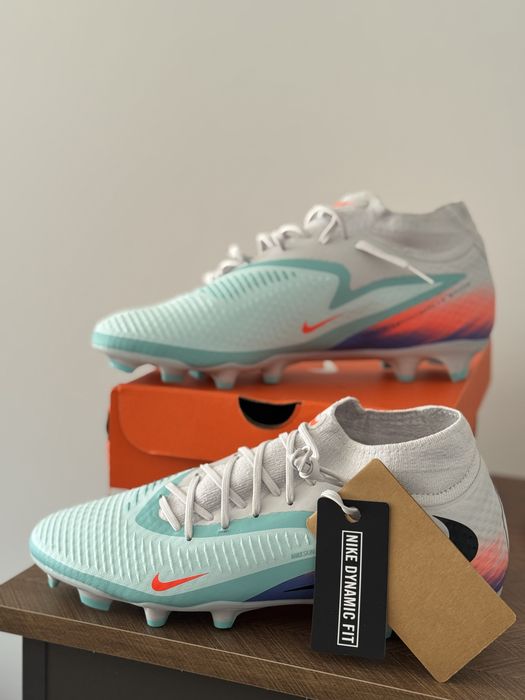 НОВО Nike Phantom 42.5 Бутонки