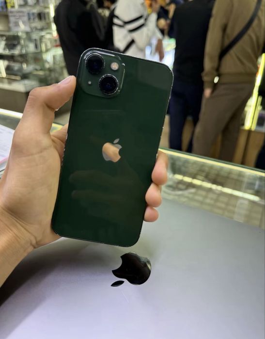 Iphone 13 green