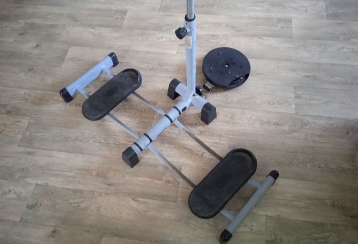 Тренажер для ног и бедер Leg Magic