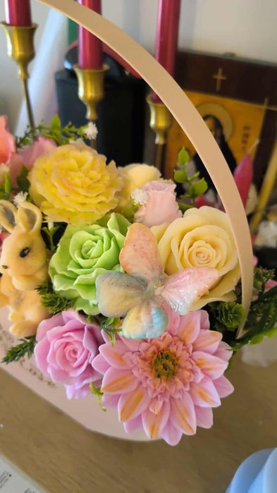 Аранжировка от ароматни сапунени цветя