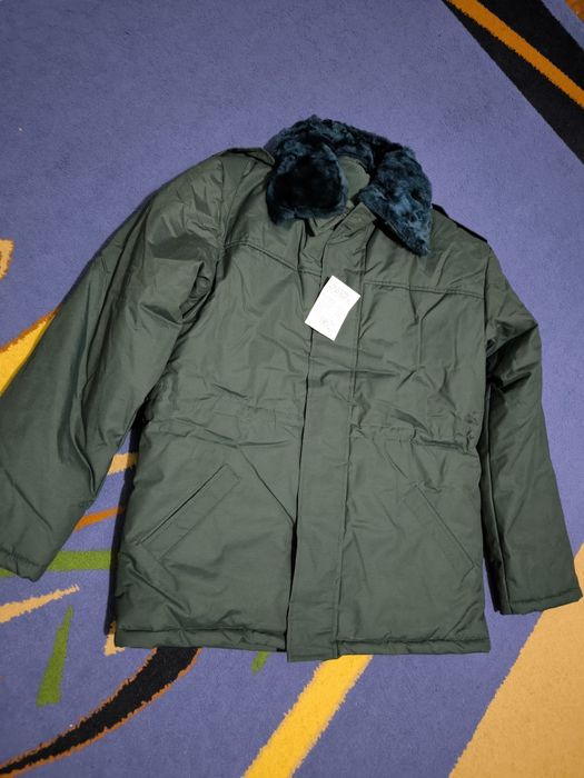 Зимние военные куртки .