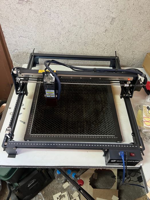 Лазер за гравиране и рязане