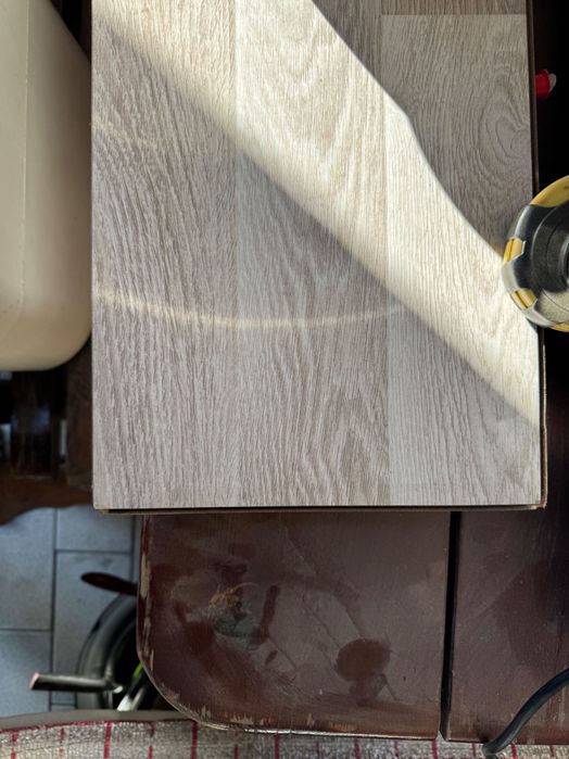 Обои Таркет плинтуслари блан