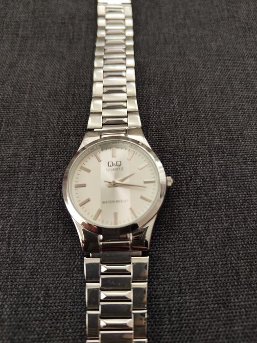 Нов метален часовник Q&Q Water resist