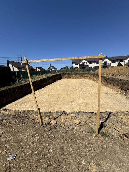 Inchiriez buldoexcavator 160lei/h