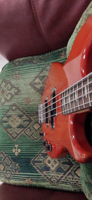 Бас китара YAMAHA BB 1024