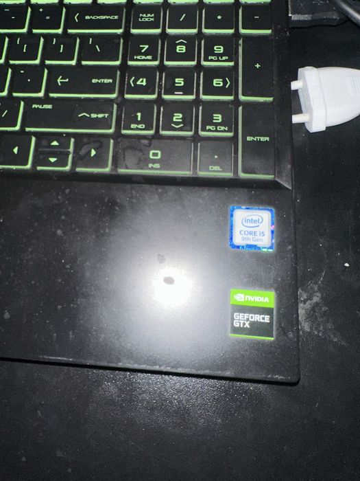 Noutbook sotiladi hp sastayanasi yaxshi intel core i5 9gen