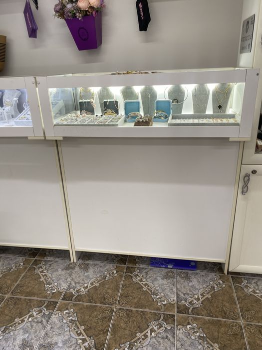 Продам витрины в хорошем состоянии