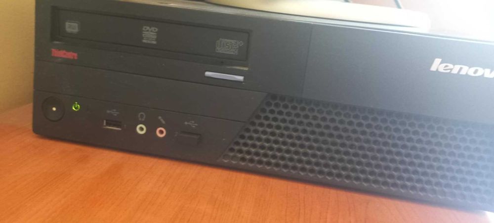 Компютър Lenovo с инсталирани програми, Монитор KTC