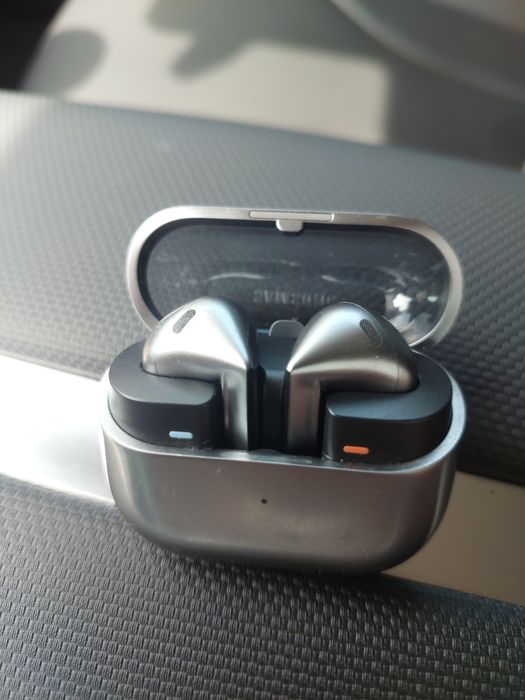 Продам наушники оригинал