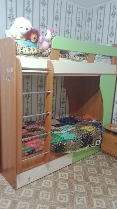 Продам двухярусную кровать