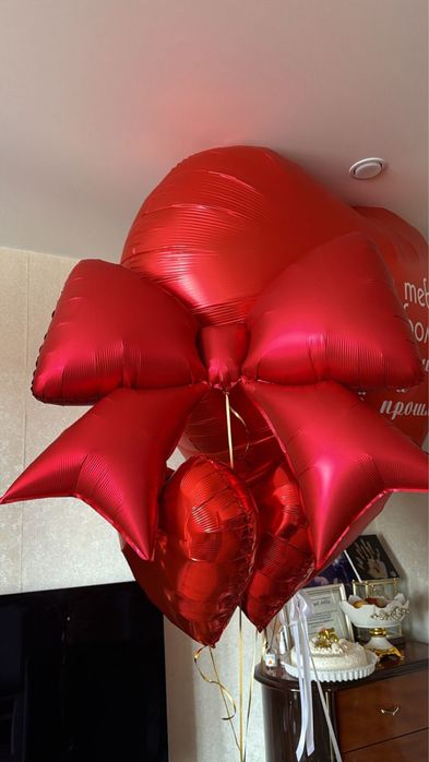Продам шары с букетом роз