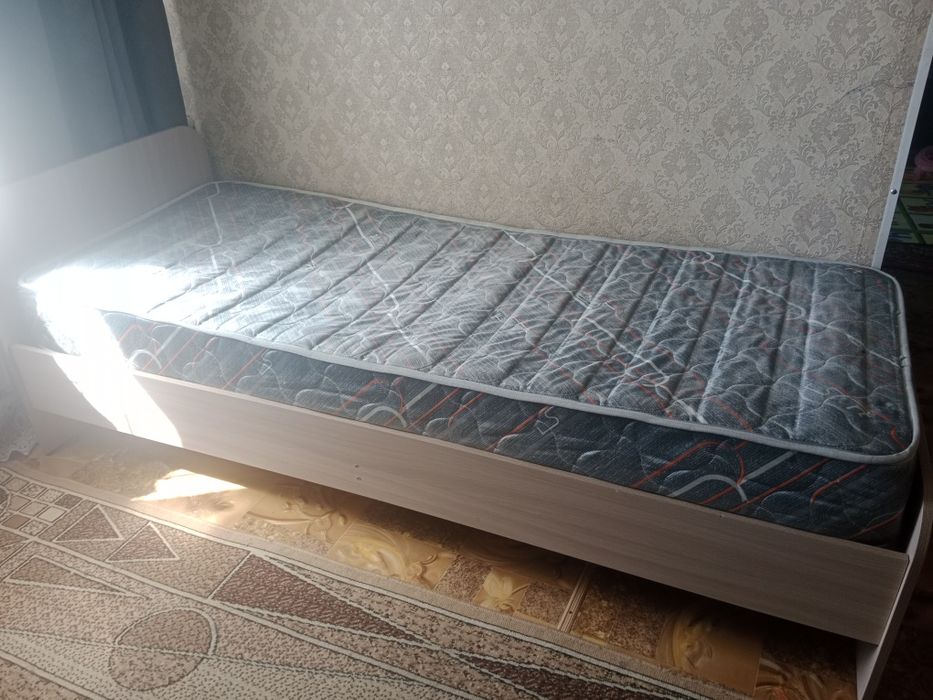 Продам односпальную кровать