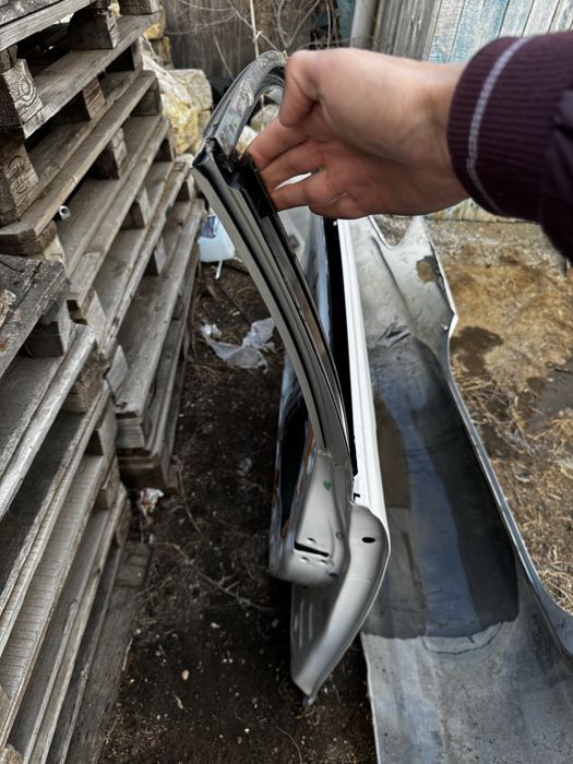 продам дверь на камри 40/45