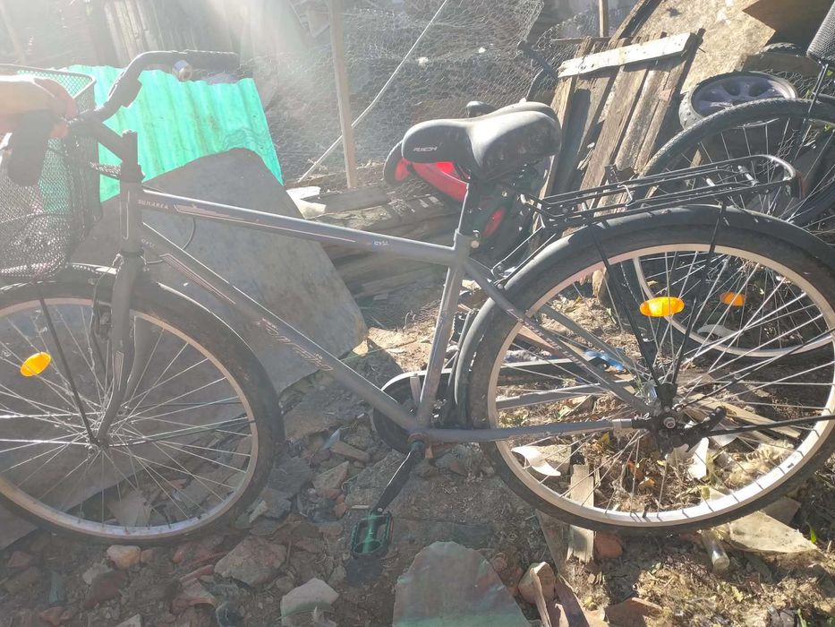 Vând biciclete aproape noi preț de 300 negociabil detalii in privat!