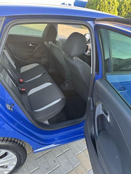 Vand Vw Polo 1.6 tdi 105 cp,Editie speciala LIVE,an 2013,scaune incalzite,senzori parcare,clima,pilot,import Olanda