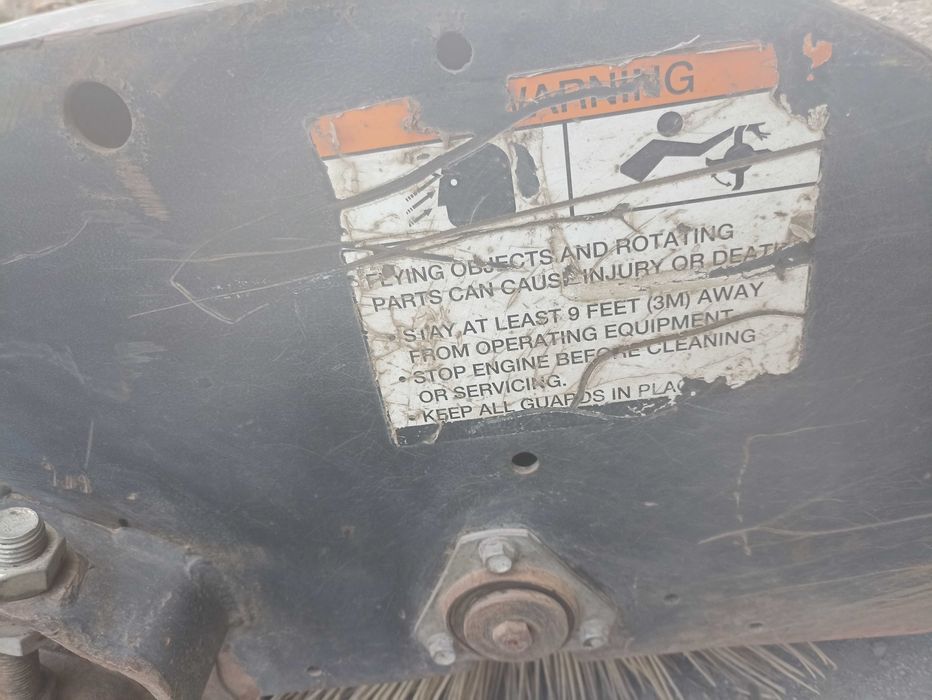 Щетка комунальная с накопителем sweeper 72 Bobcat