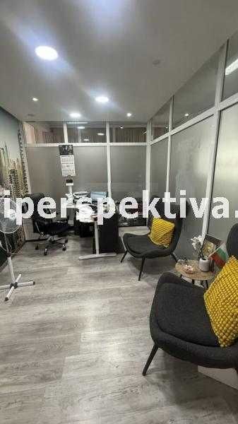 Продава се Офис в Пловдив, Кючук Париж - 23 кв.м за 860 €/кв.м - Снимка #2