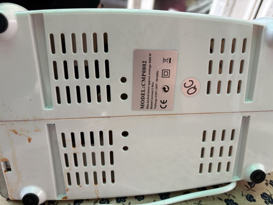 Vand set 4 masini tocat carne carnati 1999 lei noi iasi sau la bucata