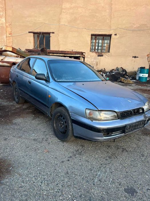 Продам машину Карина Е