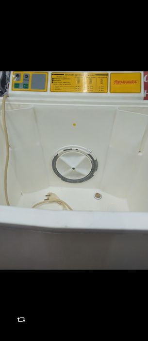 Ретро българска полуавтоматична пералня