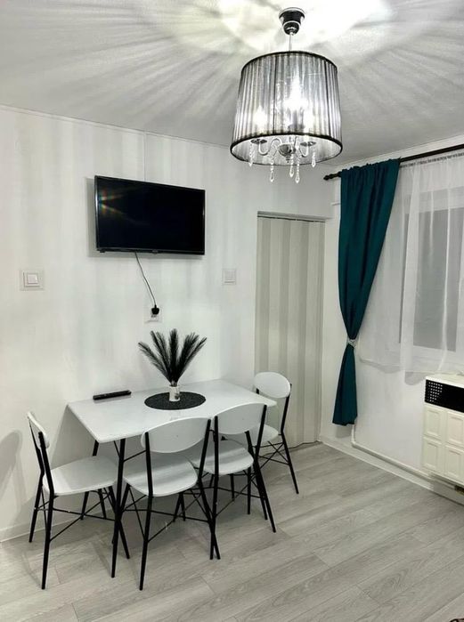 Apartament 3 camere de vanzare