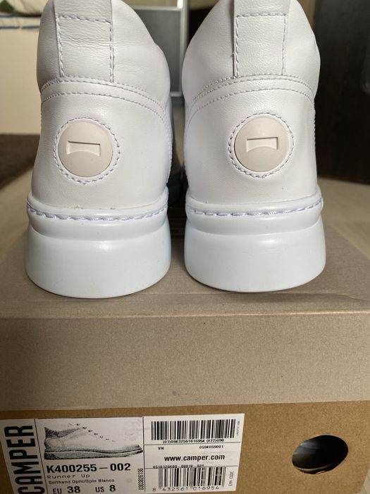 Чисто нови обувки Camper, боти Clarks, сандали Hogl