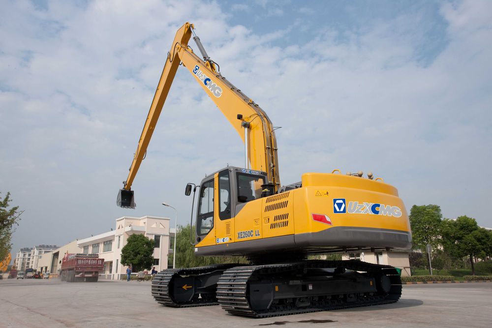 Гусеничный экскаватор UZXCMG XE260GLL Куб 0,5/0,4 Длина стрелы 15/18 м