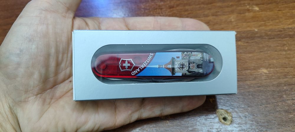 Швейцарский нож из самой Швейцарии