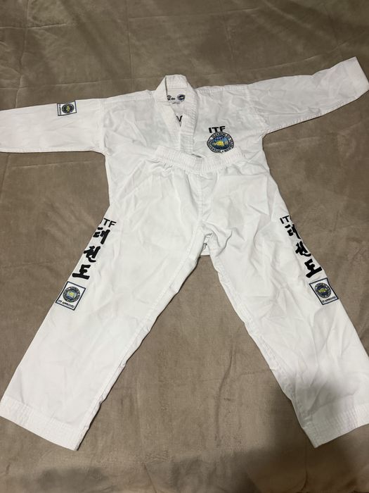 Продавам комплект за Taekwon-Do ITF – Daedo & EONSPORT