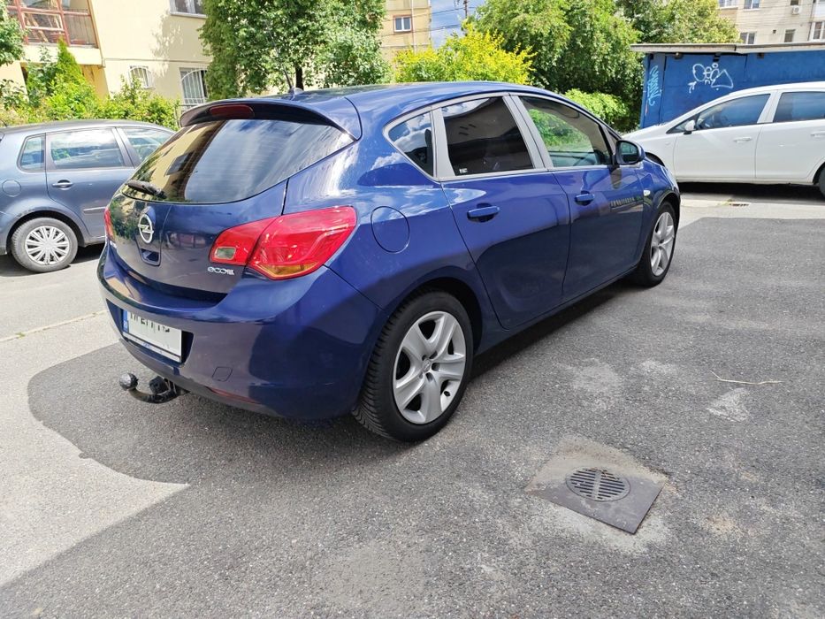 OPEL Astra 2011 — imagine 4