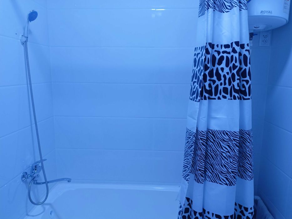 Двухкомнатная квартира 49,8 м.кв на первом этаже .