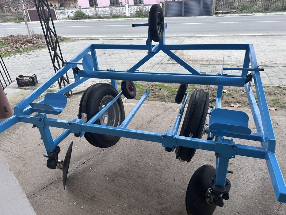 Masina intins folie si banda picurare NOUA