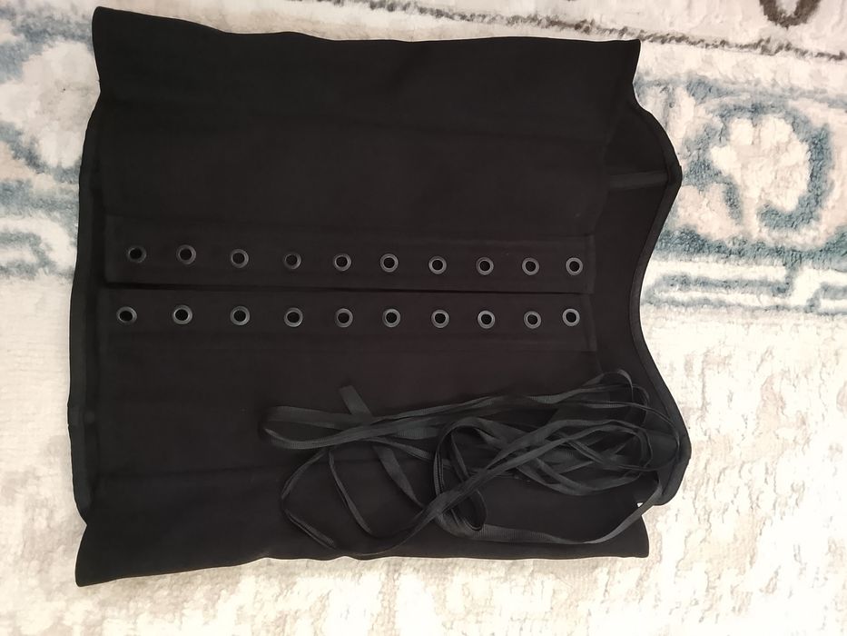 Чёрный корсет (42 размер)