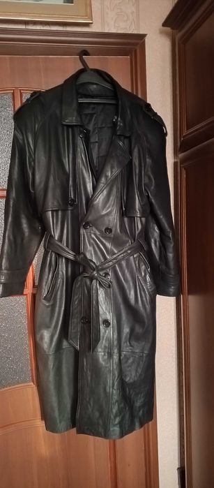 Кожаный плащ б/у (мужской)
