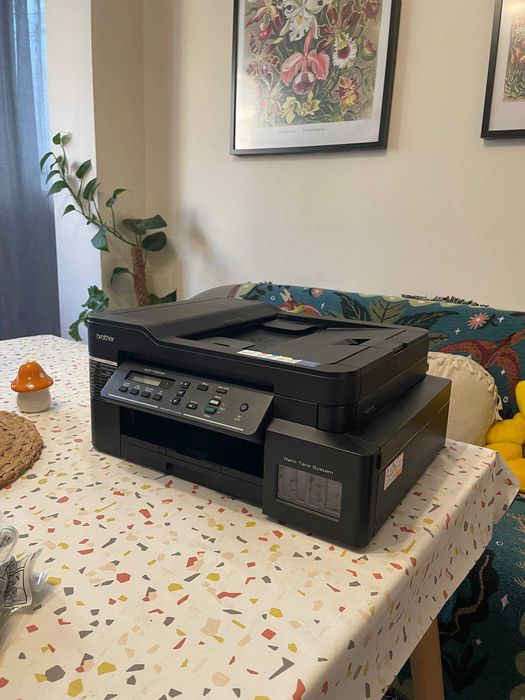 Принтер Brother DCP-T720DW в отлично състояние идеален за офиса