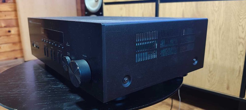 Amplificator Yamaha R-N301 – stare excelentă