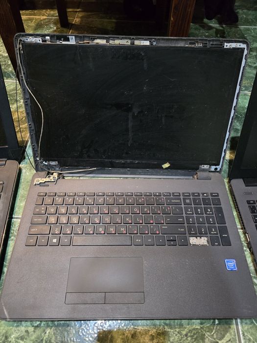 HP 250 G6 и G4 лаптопи за части