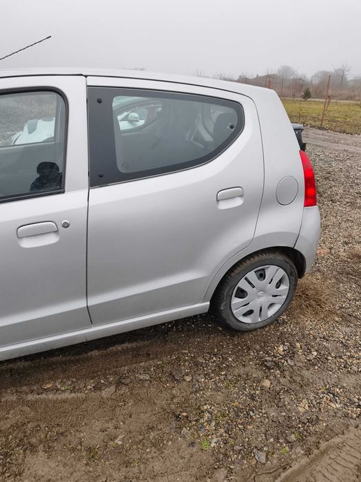 Piese din dezmembrari pentru Nissan Pixo 2010 1,0 12v benzina