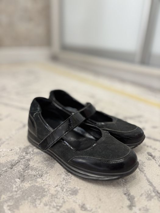 Черные и кожанные удобные туфли