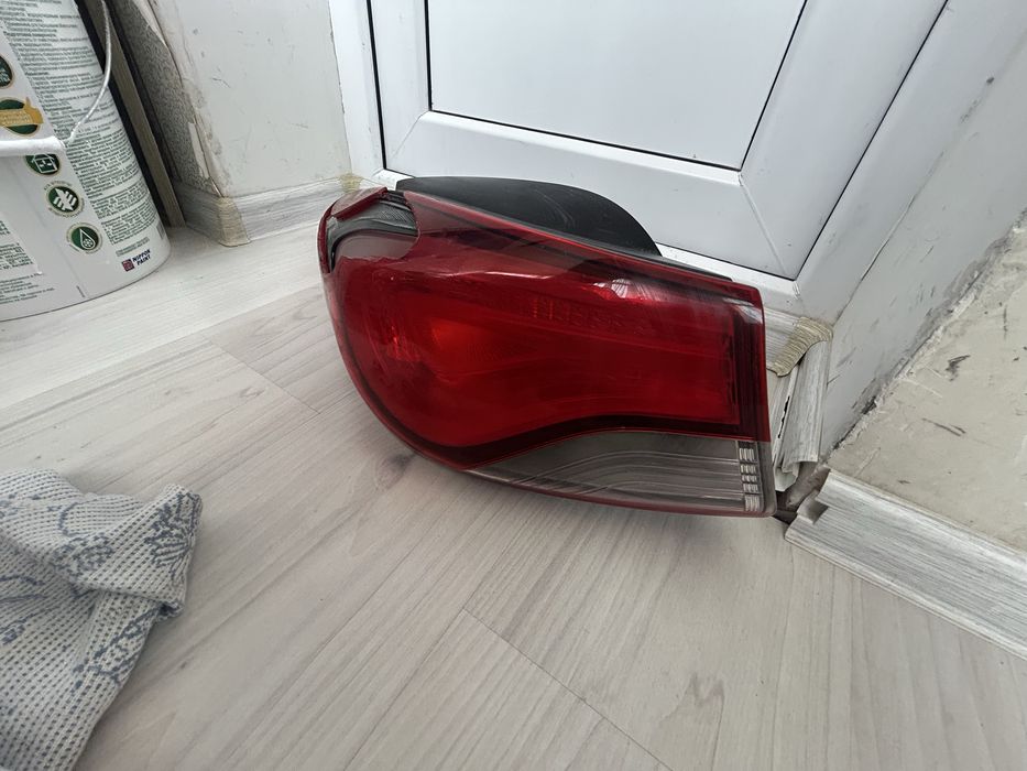 Hyunday elantra задний фонарь