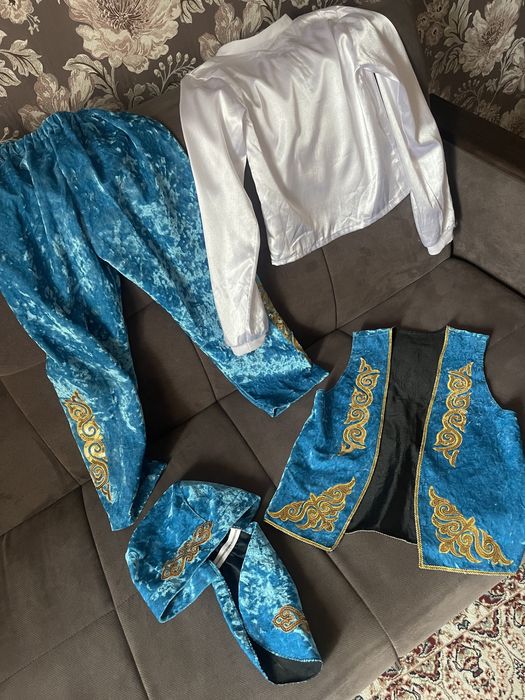 Национальный казахский костюм на мальчика 6-9 лет