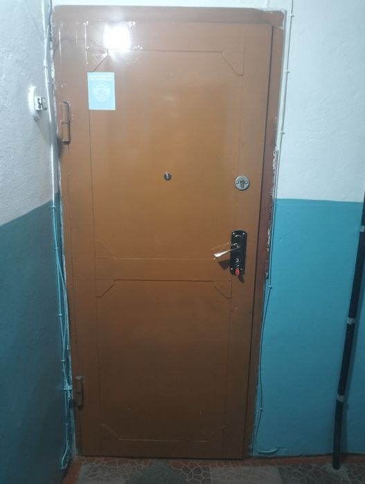 Продам Входную дверь
