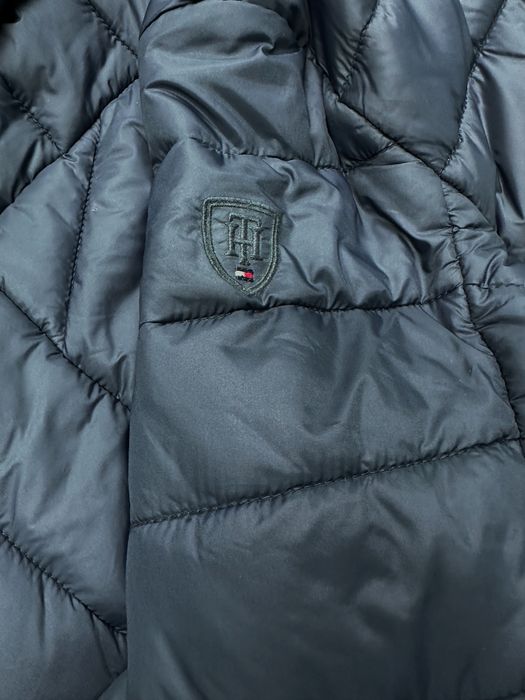 Tommy Hilfiger дамско олекотено зимнояке, размер М