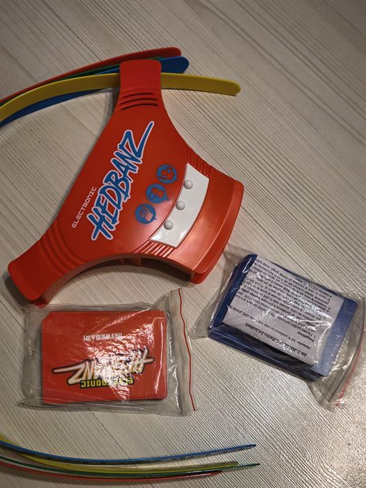Joc Electronic Hedbanz Trends 2 4 jucatori 7 ani 3 moduri de joc in limba romana