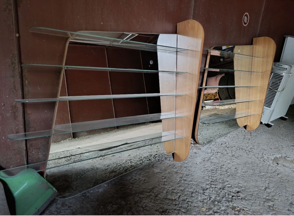 Полки для салона красоты