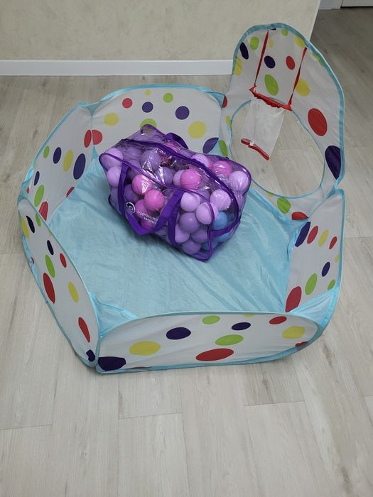 Сухой бассейн с шариками